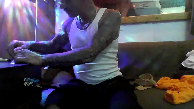 deepstroker42071 online show from April 9, 9:48 am