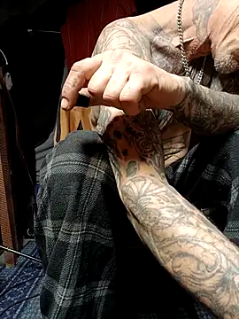 deepstroker42071 online show from February 18, 7:06 am