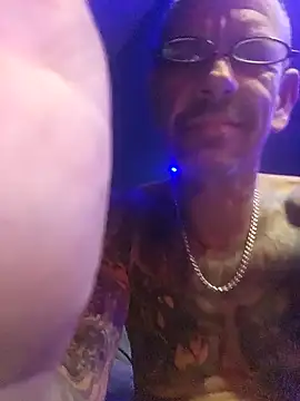 deepstroker42071 online show from January 18, 1:40 pm