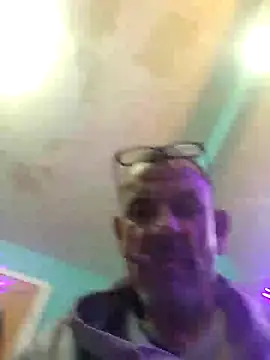 deepstroker42071 online show from December 12, 1:06 pm