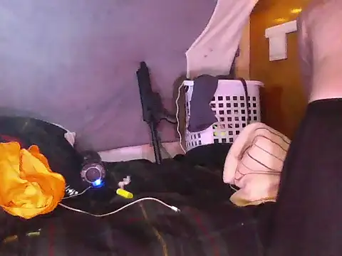 deepstroker42071 online show from March 11, 8:19 am