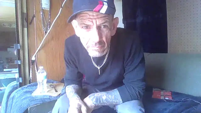 deepstroker42071 online show from April 7, 8:21 pm