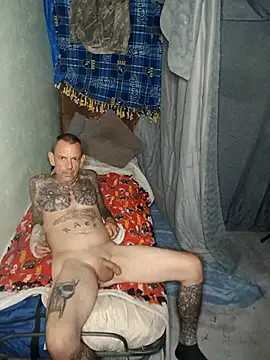 deepstroker42071 online show from September 15, 6:58 am