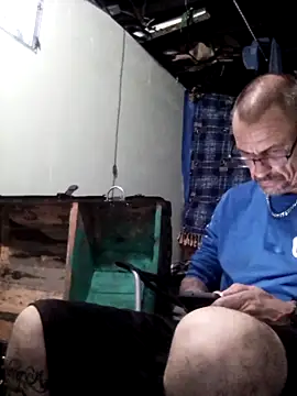 deepstroker42071 online show from October 5, 9:49 pm