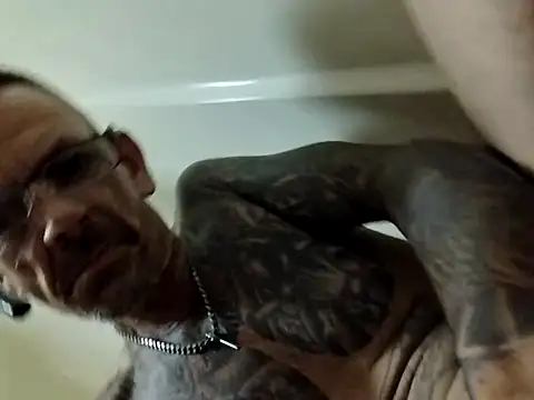 deepstroker42071 online show from June 11, 8:55 am