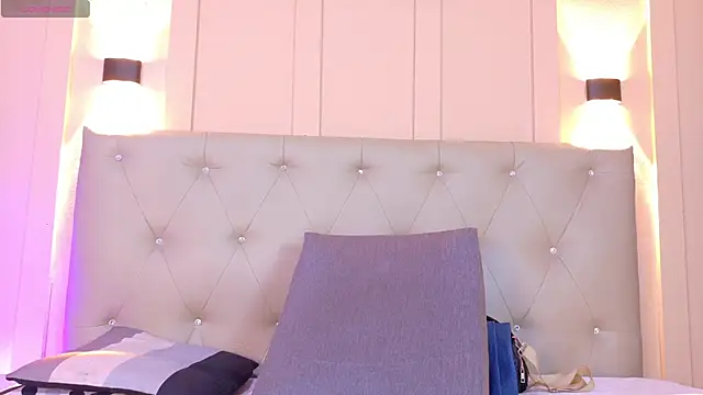 Snapshot of sofiaa_ebony chatting on March 14, 1:17 pm sofiaa ebony online show from March 14, 1:17 pm