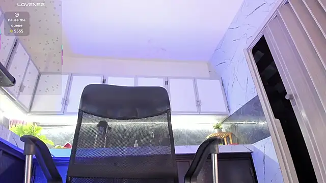 sofiaa ebony online show from January 11, 1:18 pm