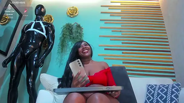 sofiaa ebony online show from February 24, 7:15 pm