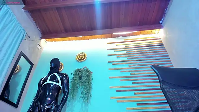 sofiaa ebony online show from November 27, 1:22 pm