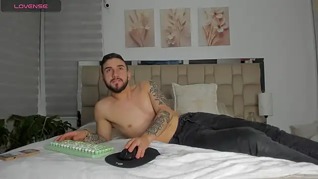 Vanessa and liam online show from December 21, 6:26 am