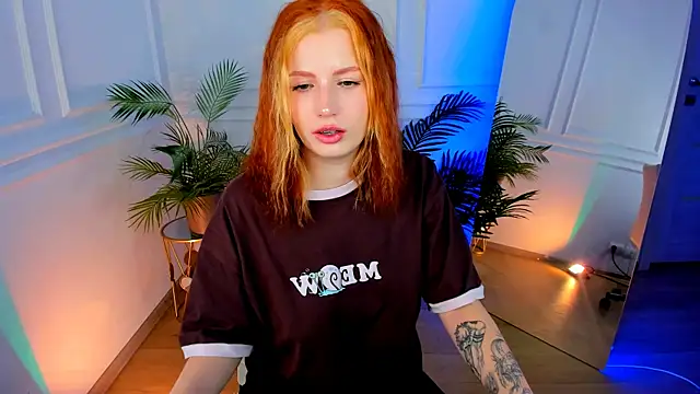 Snapshot of Mira__Blush chatting on November 16, 8:46 pm Mira Blush online show from November 16, 8:46 pm