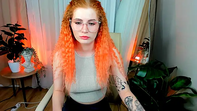 Snapshot of Mira__Blush chatting on February 8, 1:44 pm Mira Blush online show from February 8, 1:44 pm