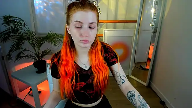 Snapshot of Mira__Blush chatting on February 28, 6:32 am Mira Blush online show from February 28, 6:32 am