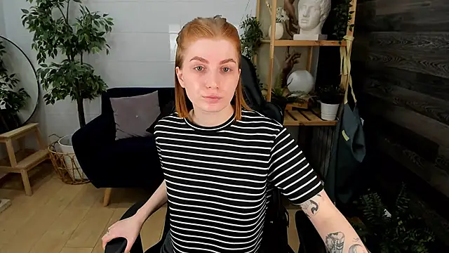 Snapshot of Mira__Blush chatting on March 15, 6:36 am Mira Blush online show from March 15, 6:36 am