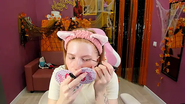 Snapshot of Mira__Blush chatting on October 26, 1:55 pm Mira Blush online show from October 26, 1:55 pm