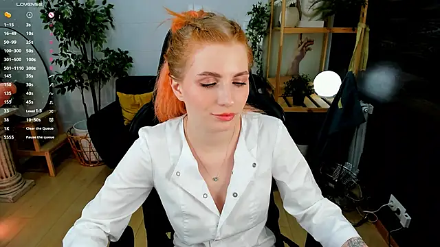 Snapshot of Mira__Blush chatting on February 10, 1:35 am Mira Blush online show from February 10, 1:35 am