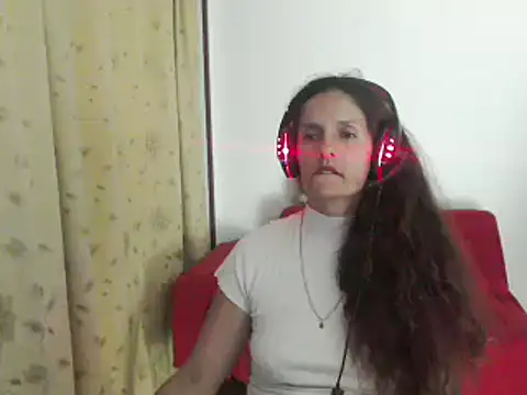 Snapshot of catalina_duran1 chatting on March 16, 8:32 am catalina duran1 online show from March 16, 8:32 am