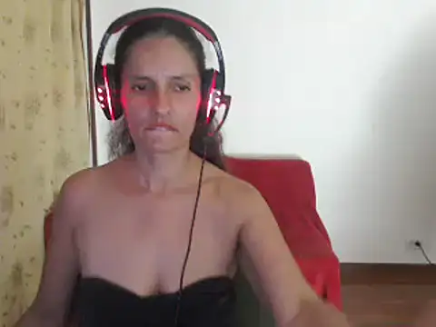 Snapshot of catalina_duran1 chatting on March 7, 7:41 am catalina duran1 online show from March 7, 7:41 am