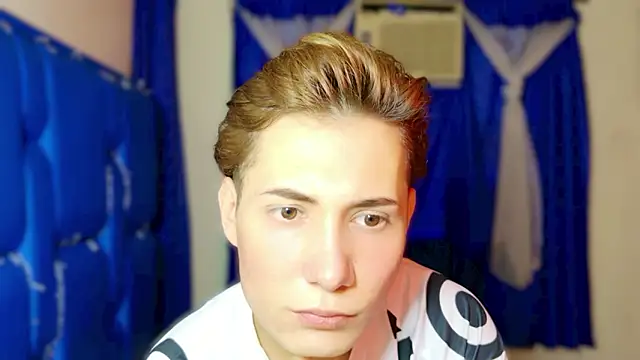 the littleangel1 online show from February 12, 11:32 am