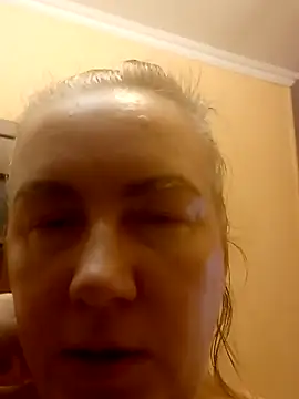 stiflers momy online show from April 3, 12:22 pm