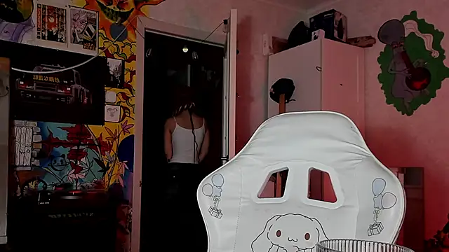Sunny Mouse  online show from September 30, 5:08 pm