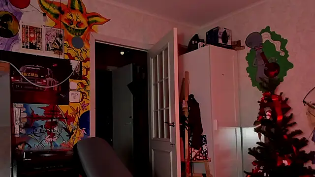 Sunny Mouse  online show from December 17, 4:34 pm