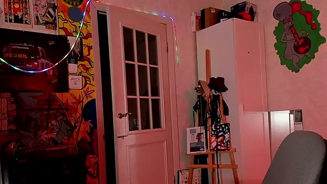 Sunny Mouse  online show from April 15, 7:40 pm