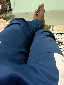 Snapshot of SILENT_FUCKER_01 chatting on February 19, 3:05 pm SILENT FUCKER 01 online show from February 19, 3:05 pm