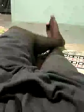 Snapshot of SILENT_FUCKER_01 chatting on February 27, 10:01 am SILENT FUCKER 01 online show from February 27, 10:01 am