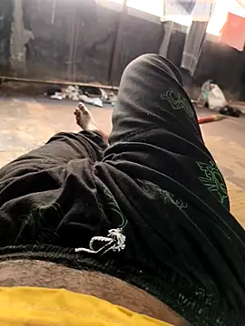 Snapshot of SILENT_FUCKER_01 chatting on February 11, 10:48 am SILENT FUCKER 01 online show from February 11, 10:48 am