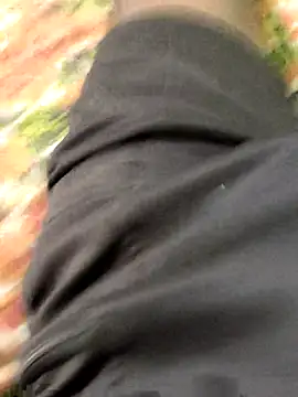 Snapshot of SILENT_FUCKER_01 chatting on February 20, 9:33 am SILENT FUCKER 01 online show from February 20, 9:33 am