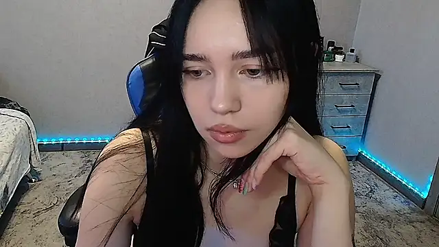 KathrineBerry online show from March 7, 3:40 am