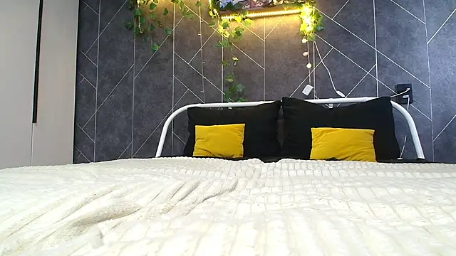 KathrineBerry online show from May 16, 5:39 am