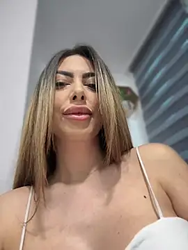 Snapshot of Flower_Pow3r chatting on March 5, 3:18 pm Flower Pow3r online show from March 5, 3:18 pm