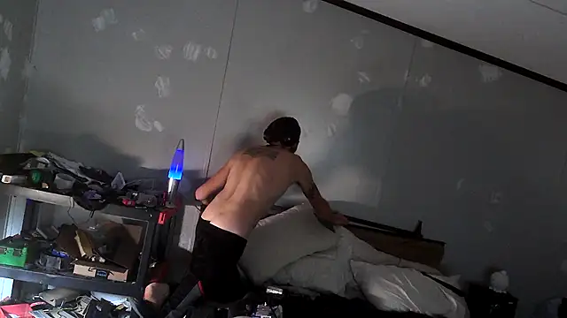 Snapshot of Bi_curious86 chatting on November 9, 7:01 am Bi curious86 online show from November 9, 7:01 am