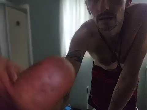 Snapshot of Bi_curious86 chatting on July 11, 2:39 pm Bi curious86 online show from July 11, 2:39 pm