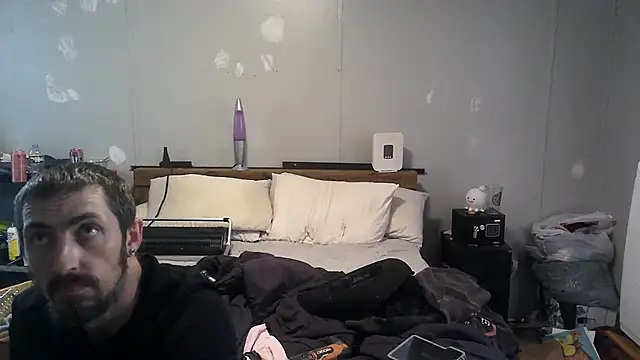 Snapshot of Bi_curious86 chatting on November 17, 8:57 pm Bi curious86 online show from November 17, 8:57 pm