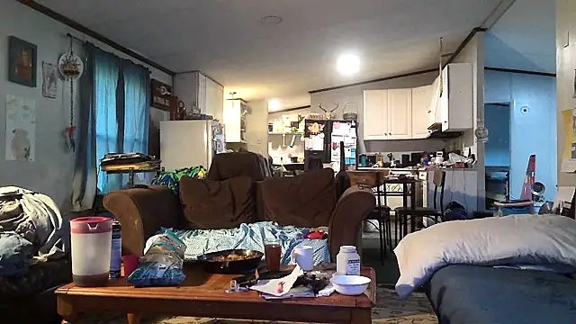 Snapshot of Bi_curious86 chatting on October 31, 9:54 pm Bi curious86 online show from October 31, 9:54 pm