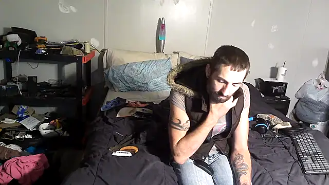 Snapshot of Bi_curious86 chatting on November 3, 4:50 am Bi curious86 online show from November 3, 4:50 am