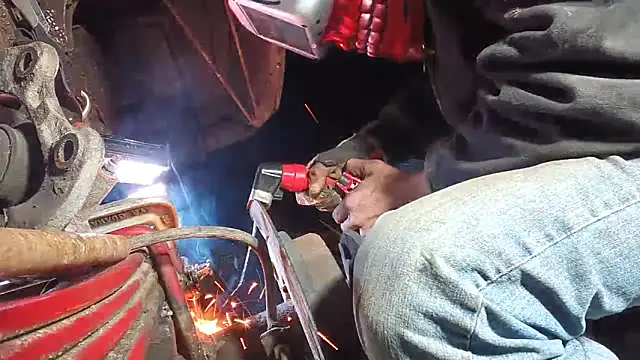 Snapshot of Bi_curious86 chatting on November 15, 1:53 am Bi curious86 online show from November 15, 1:53 am