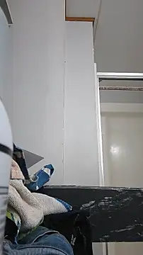 Snapshot of Bi_curious86 chatting on November 11, 4:18 am Bi curious86 online show from November 11, 4:18 am