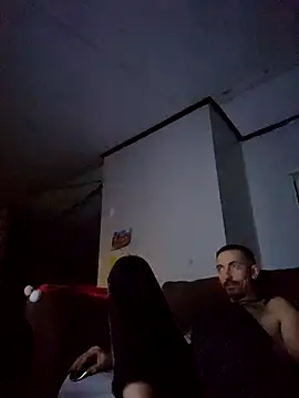 Snapshot of Bi_curious86 chatting on December 3, 9:20 am Bi curious86 online show from December 3, 9:20 am