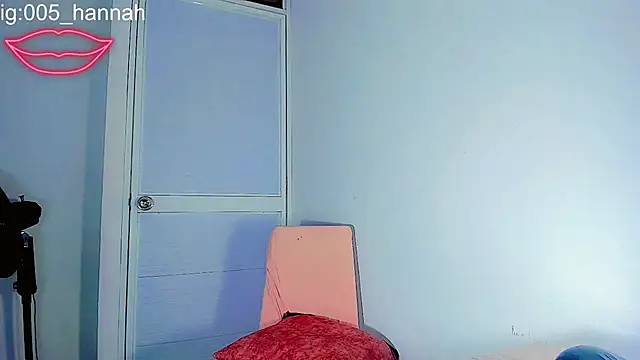 Hannahsmit online show from October 17, 6:50 am