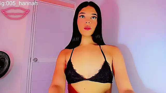 Hannahsmit online show from October 19, 9:06 pm