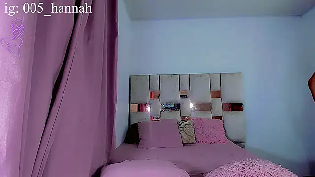 Hannahsmit online show from September 18, 8:06 am