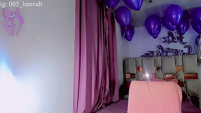 Hannahsmit online show from October 26, 4:24 am