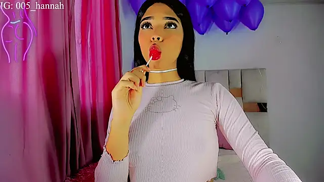 Hannahsmit online show from November 2, 10:26 pm