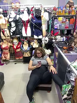 ROSALIALUCY online show from March 2, 7:10 pm