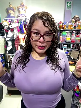 ROSALIALUCY online show from November 7, 12:31 pm