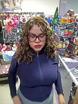 ROSALIALUCY online show from January 5, 6:44 pm